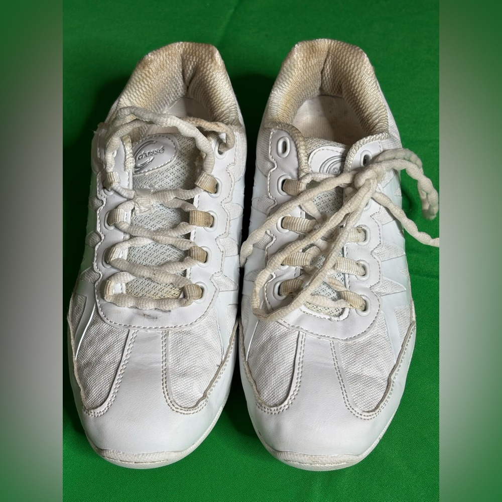 White Athletic Cheer Shoes Chasse